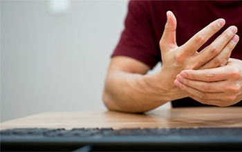 Numbness, Tingling, or Weakness in Your Hands? It Might Be Nerve Compression